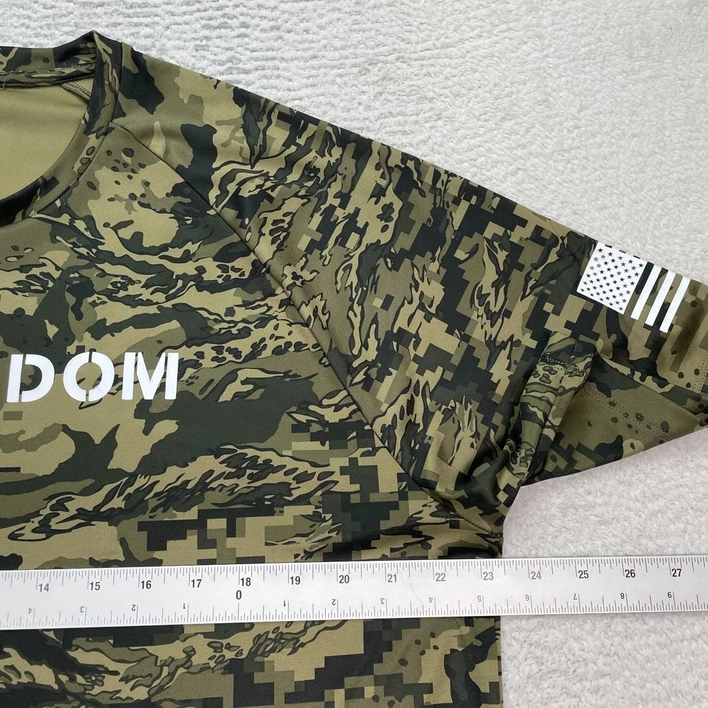 Under Armour Mens Freedom Camo T-Shirt XL Loose Fit USA Flag Tee